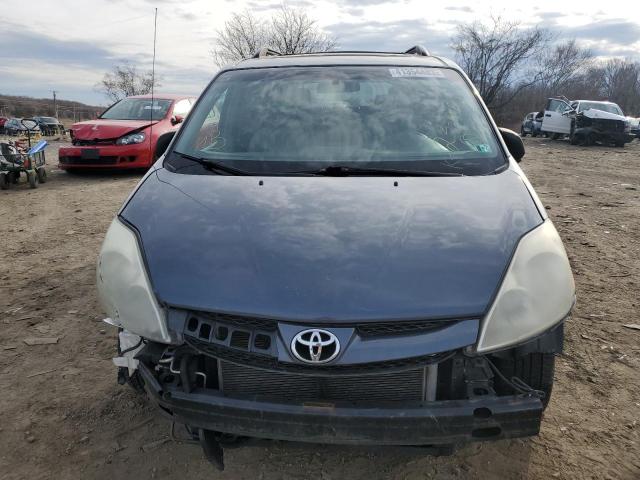 Photo 4 VIN: 5TDJK4CC1AS033874 - TOYOTA SIENNA LE 