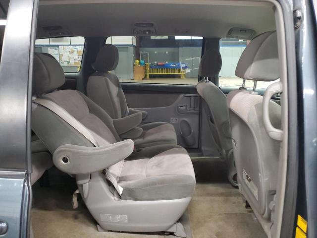 Photo 10 VIN: 5TDJK4CC3AS031091 - TOYOTA SIENNA LE 