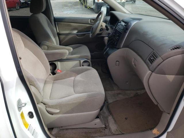 Photo 4 VIN: 5TDJK4CC4AS030919 - TOYOTA SIENNA LE 