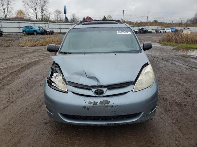 Photo 4 VIN: 5TDJK4CC7AS032504 - TOYOTA SIENNA LE 