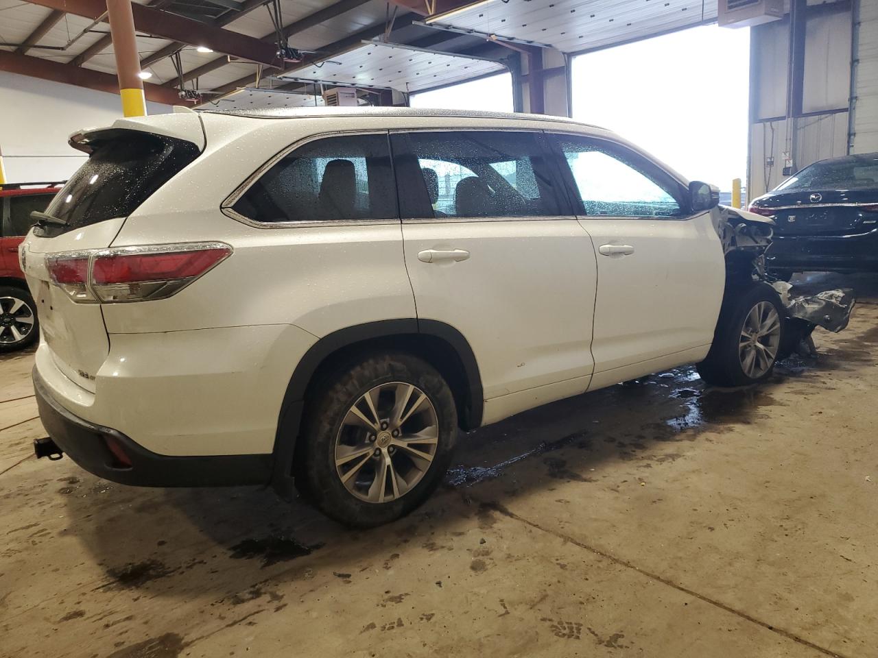 Photo 2 VIN: 5TDJKRFH2ES069079 - TOYOTA HIGHLANDER 