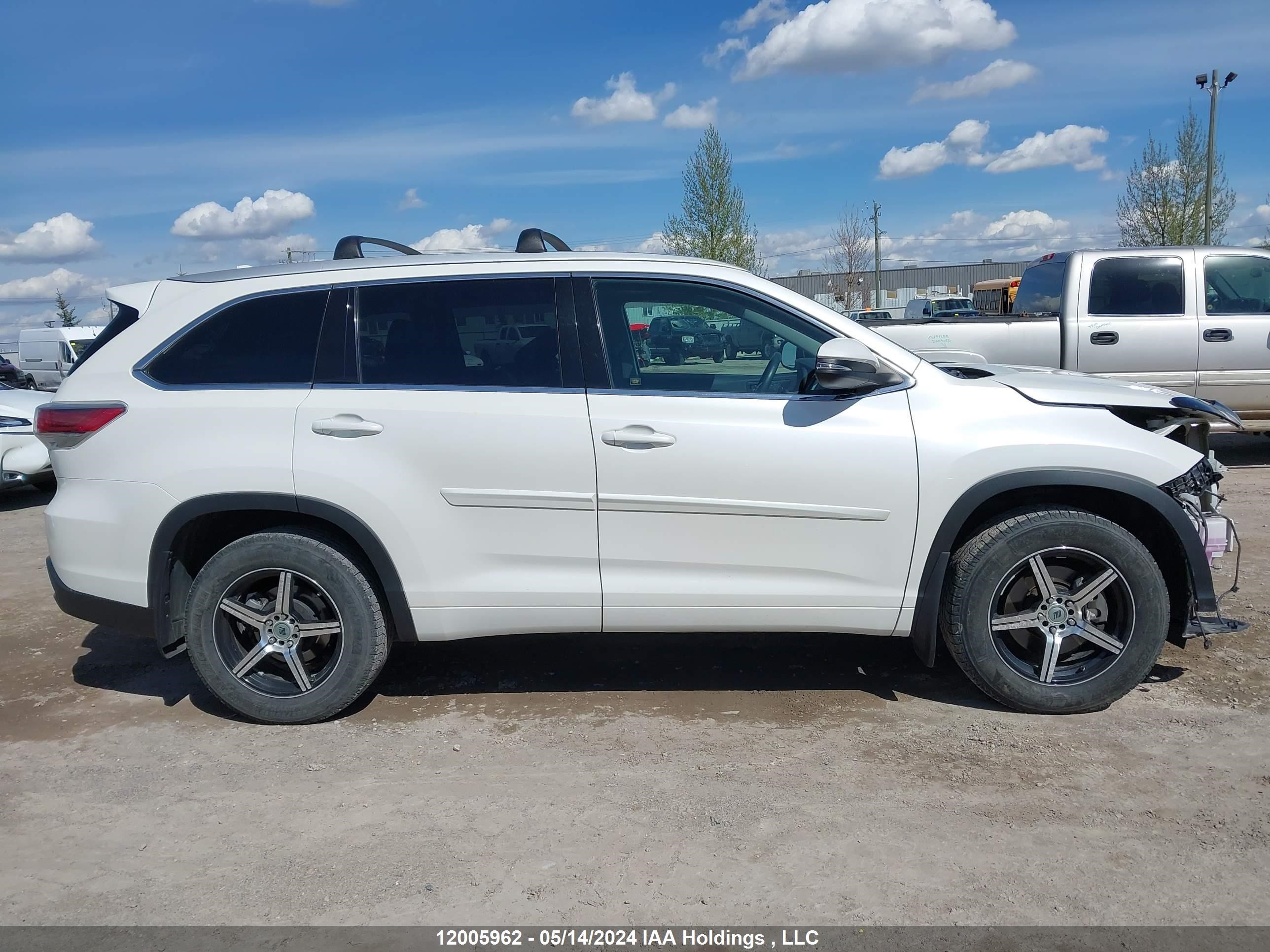 Photo 12 VIN: 5TDJKRFH3FS074681 - TOYOTA HIGHLANDER 