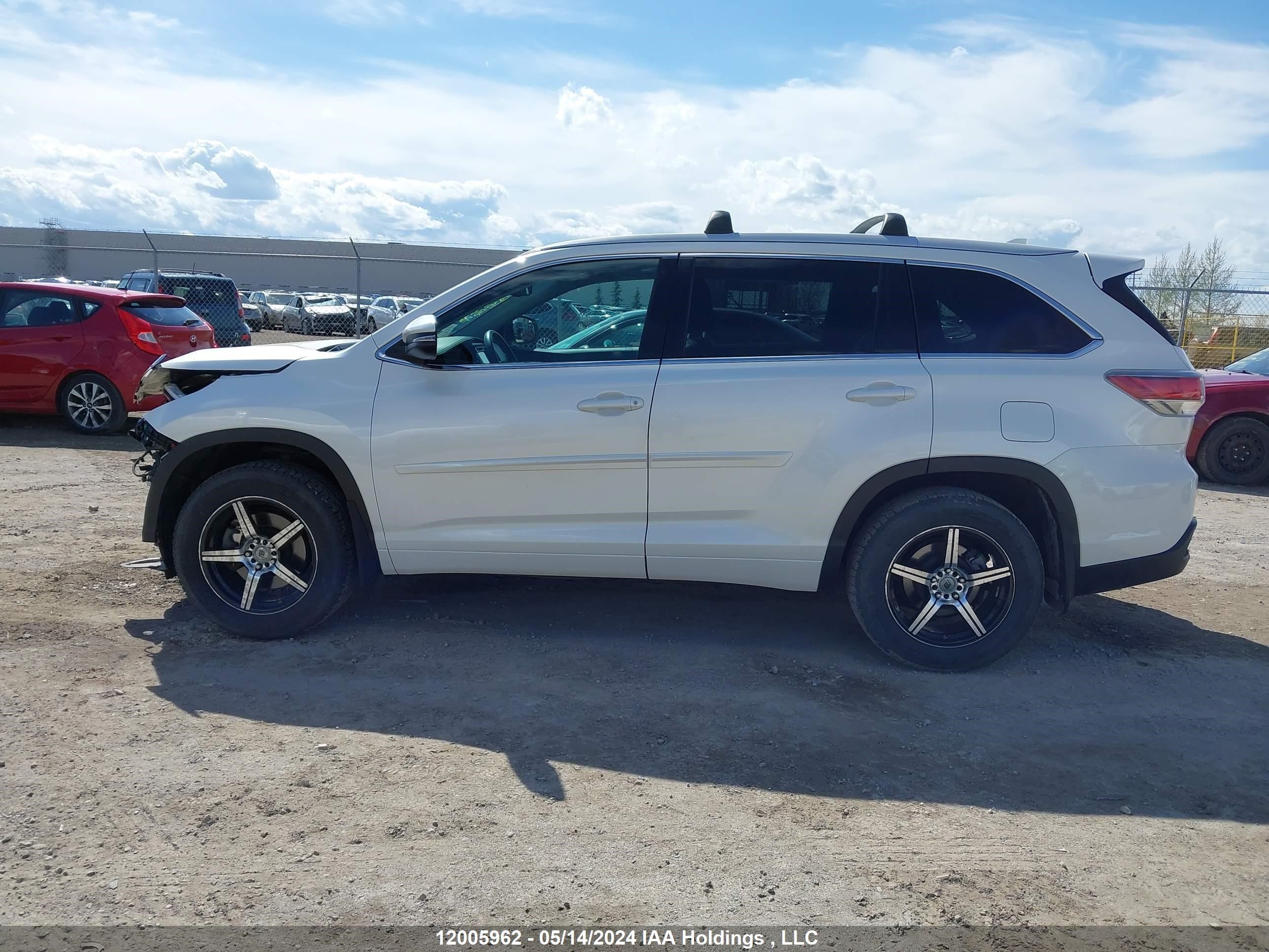 Photo 13 VIN: 5TDJKRFH3FS074681 - TOYOTA HIGHLANDER 