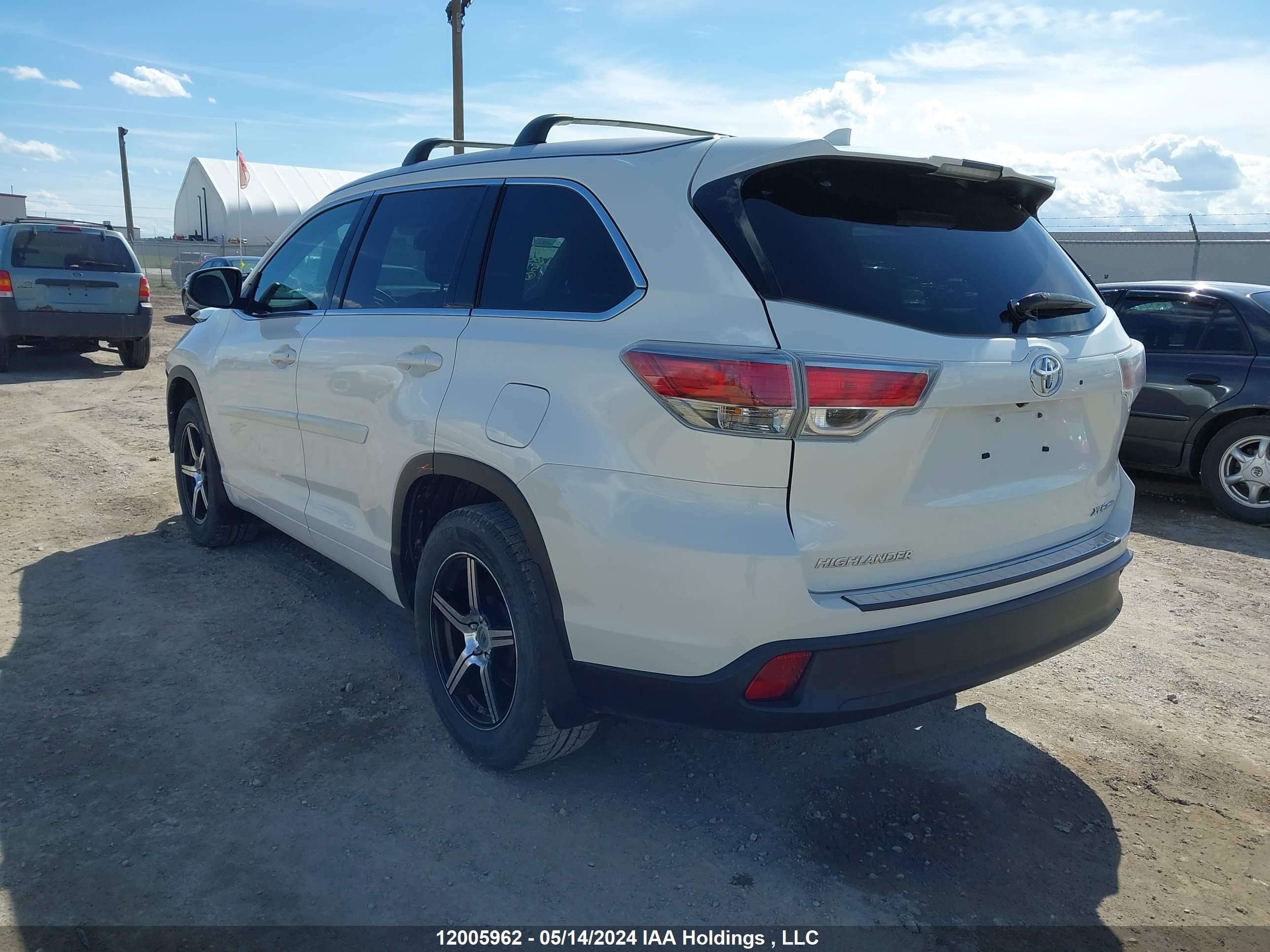 Photo 2 VIN: 5TDJKRFH3FS074681 - TOYOTA HIGHLANDER 