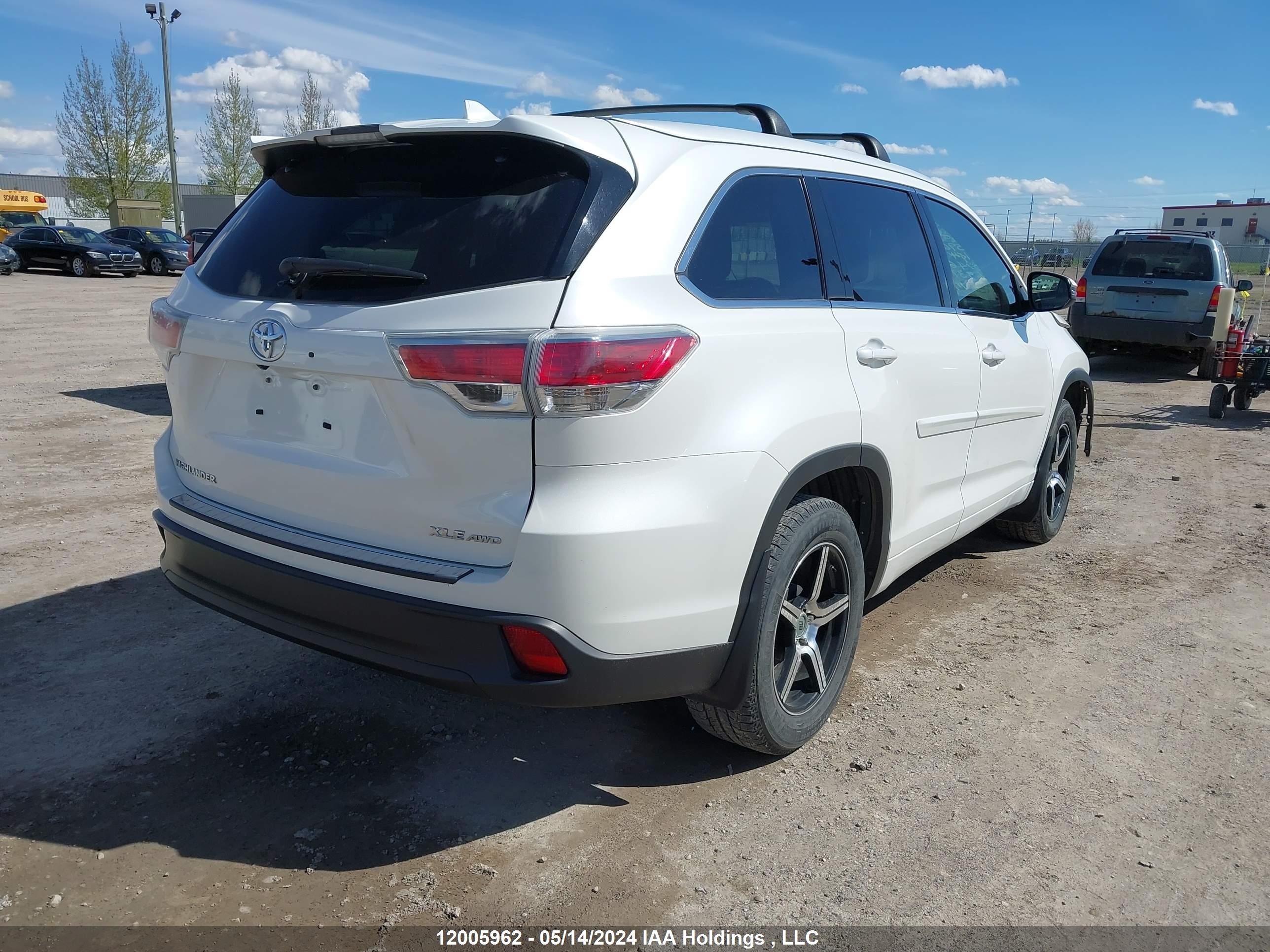 Photo 3 VIN: 5TDJKRFH3FS074681 - TOYOTA HIGHLANDER 