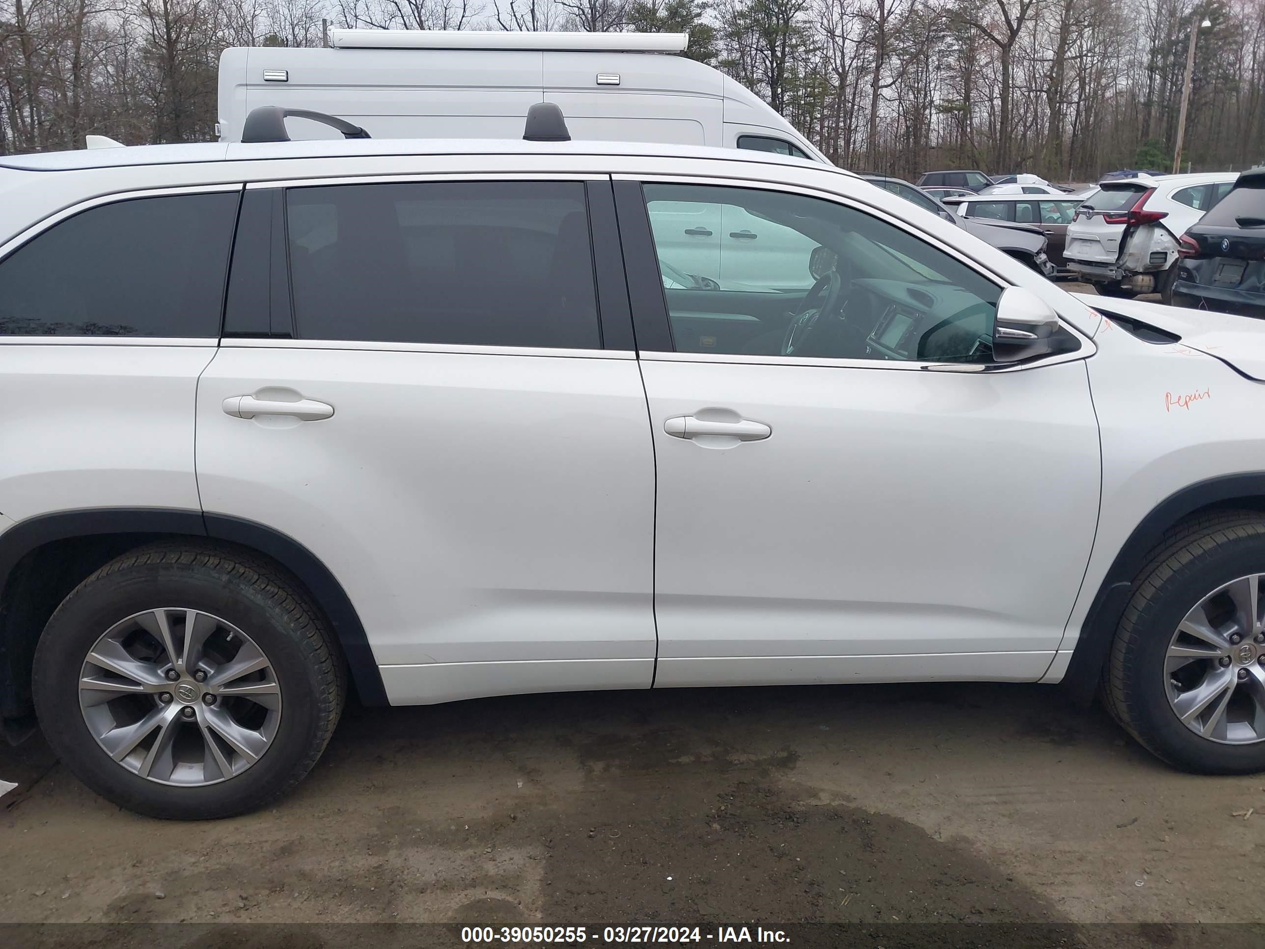 Photo 12 VIN: 5TDJKRFH3FS082294 - TOYOTA HIGHLANDER 