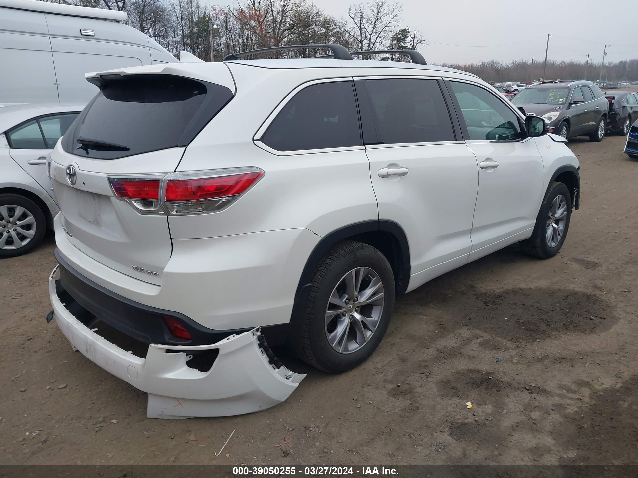 Photo 3 VIN: 5TDJKRFH3FS082294 - TOYOTA HIGHLANDER 