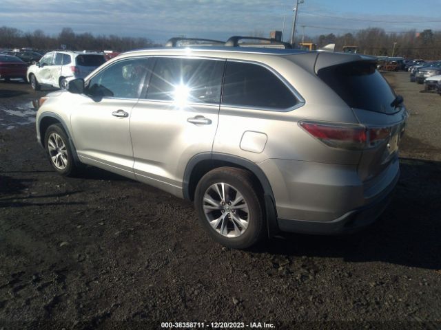 Photo 2 VIN: 5TDJKRFH3FS130831 - TOYOTA HIGHLANDER 