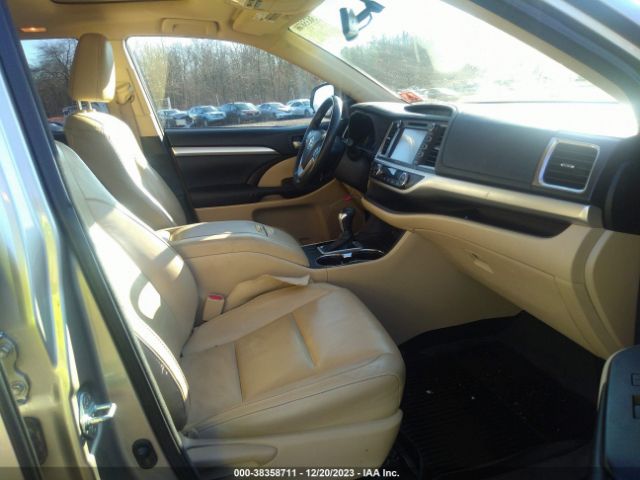 Photo 4 VIN: 5TDJKRFH3FS130831 - TOYOTA HIGHLANDER 