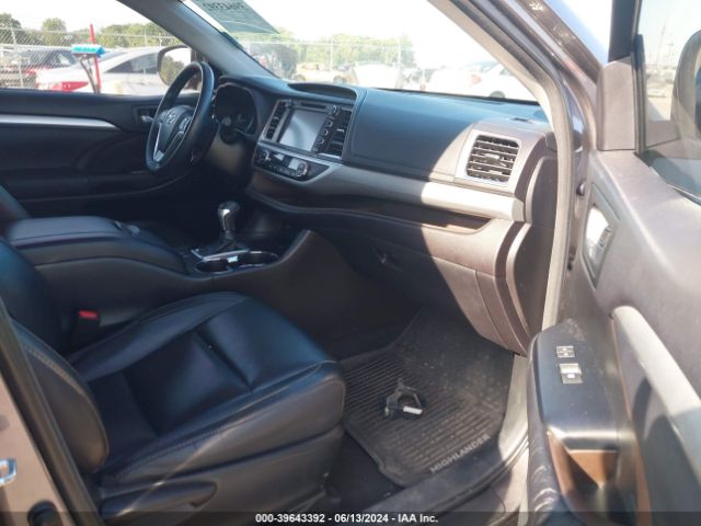 Photo 4 VIN: 5TDJKRFH3GS237685 - TOYOTA HIGHLANDER 