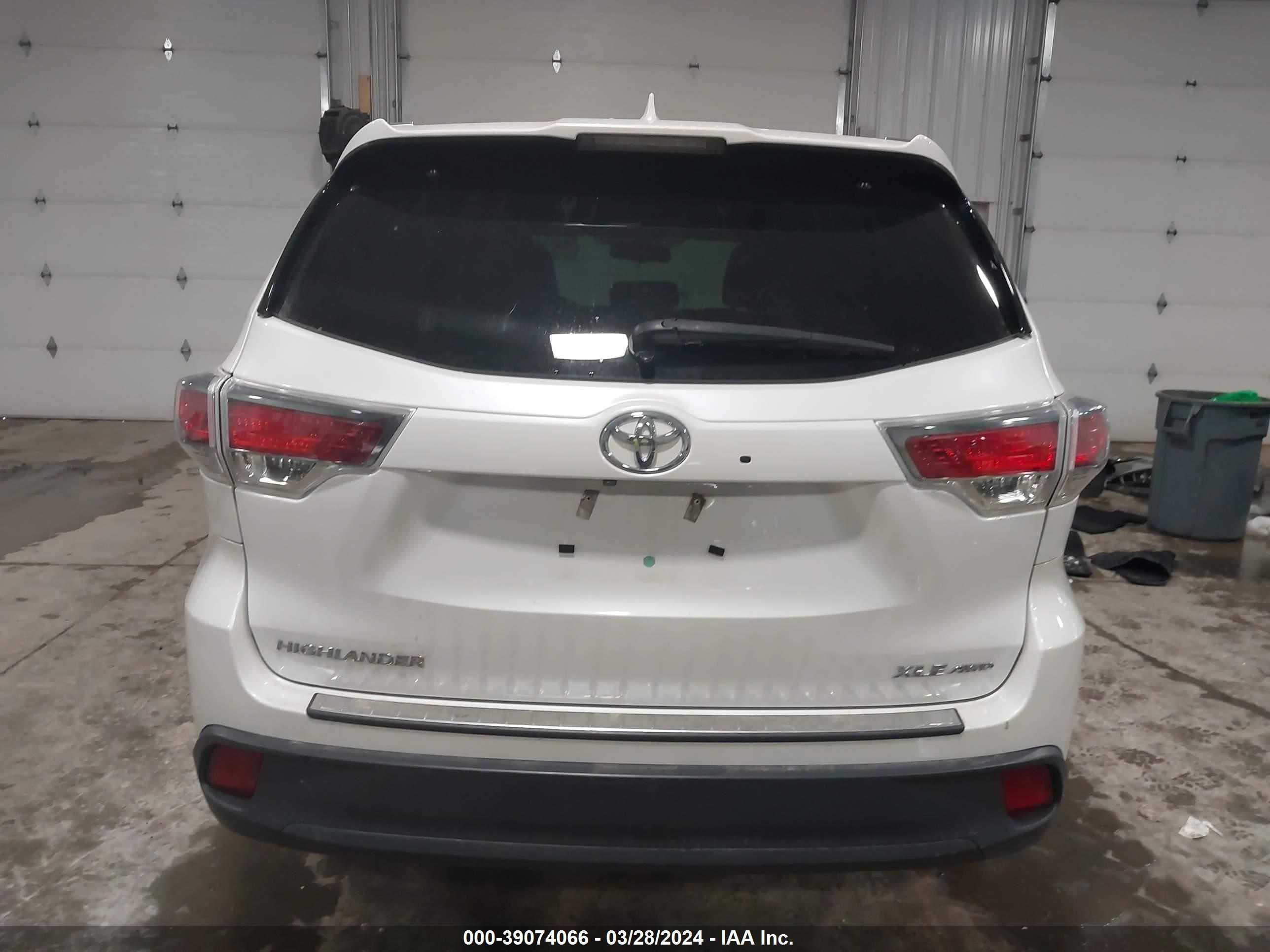 Photo 15 VIN: 5TDJKRFH3GS290662 - TOYOTA HIGHLANDER 