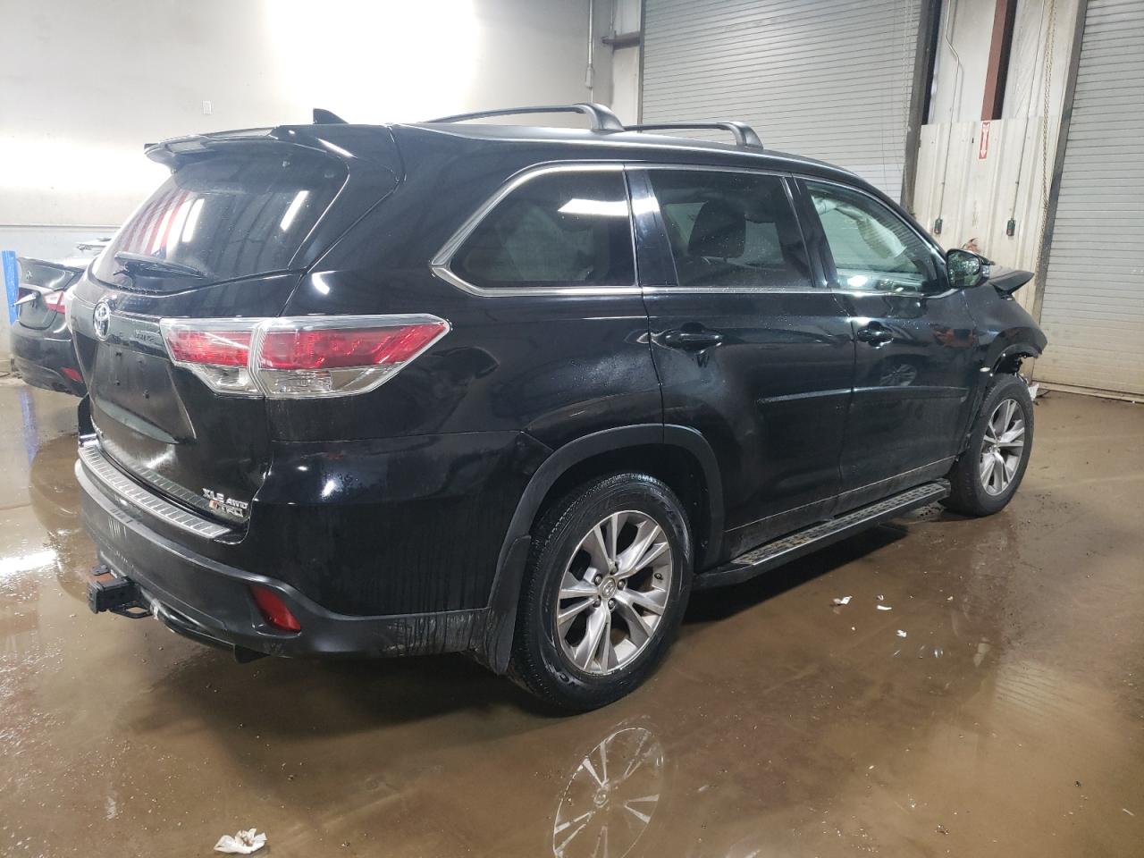 Photo 2 VIN: 5TDJKRFH4ES059704 - TOYOTA HIGHLANDER 