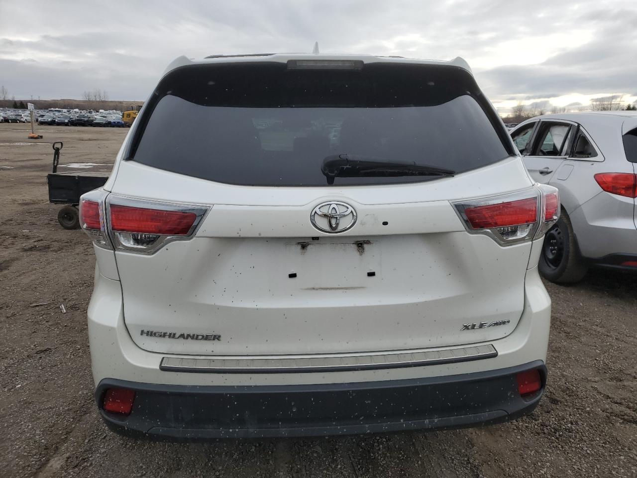 Photo 5 VIN: 5TDJKRFH4FS170190 - TOYOTA HIGHLANDER 