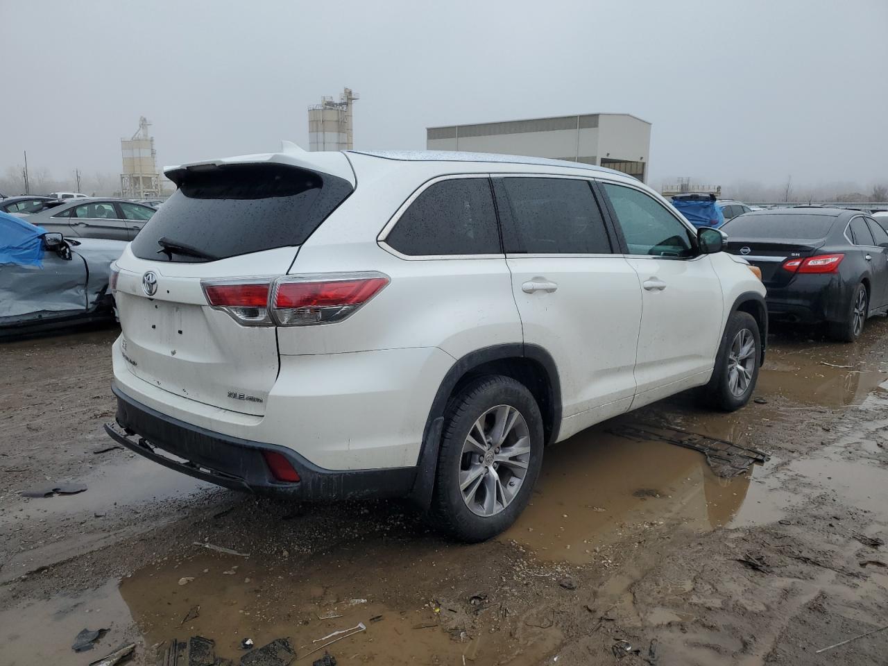 Photo 2 VIN: 5TDJKRFH5ES023763 - TOYOTA HIGHLANDER 