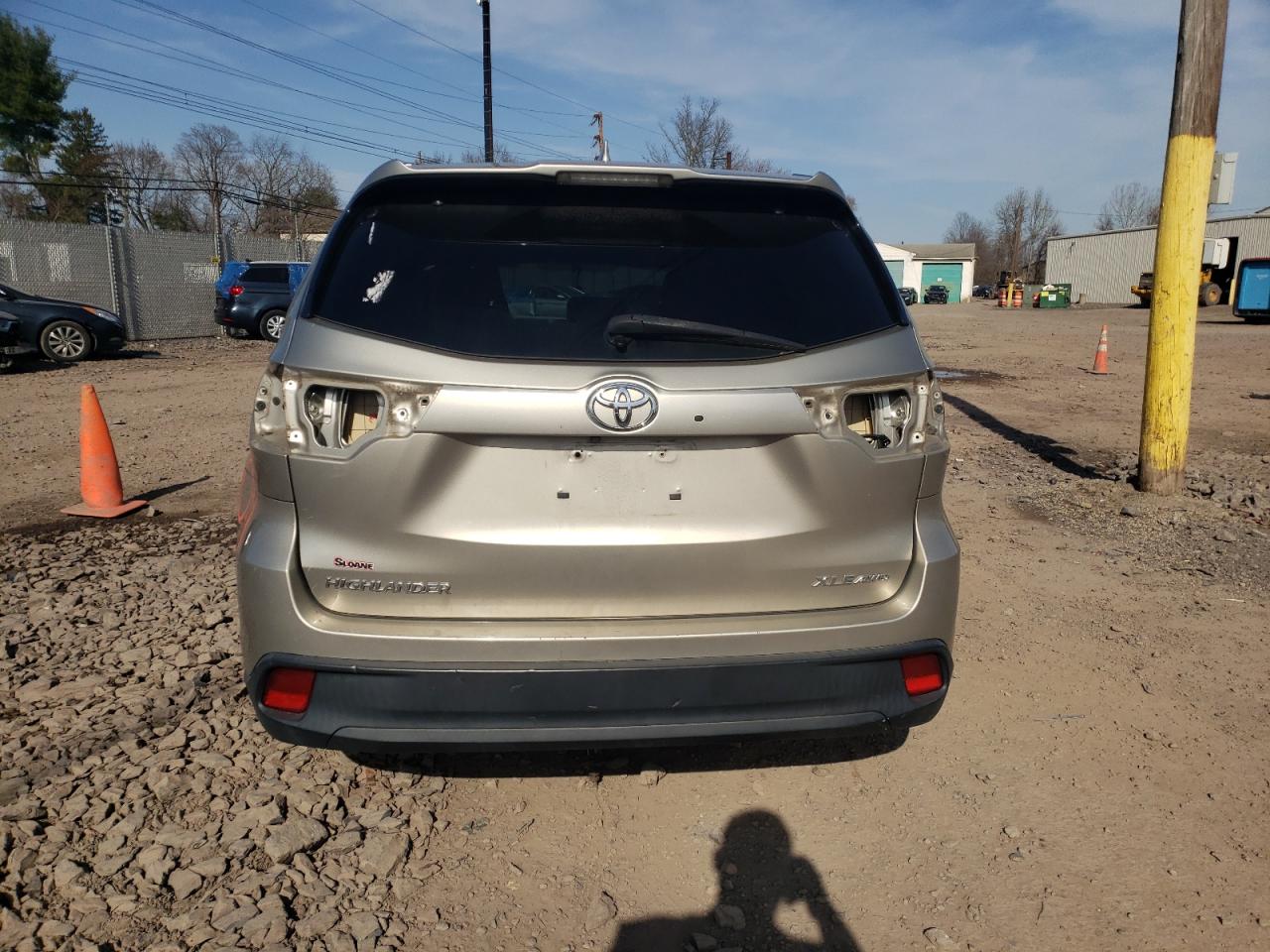 Photo 5 VIN: 5TDJKRFH9ES071153 - TOYOTA HIGHLANDER 