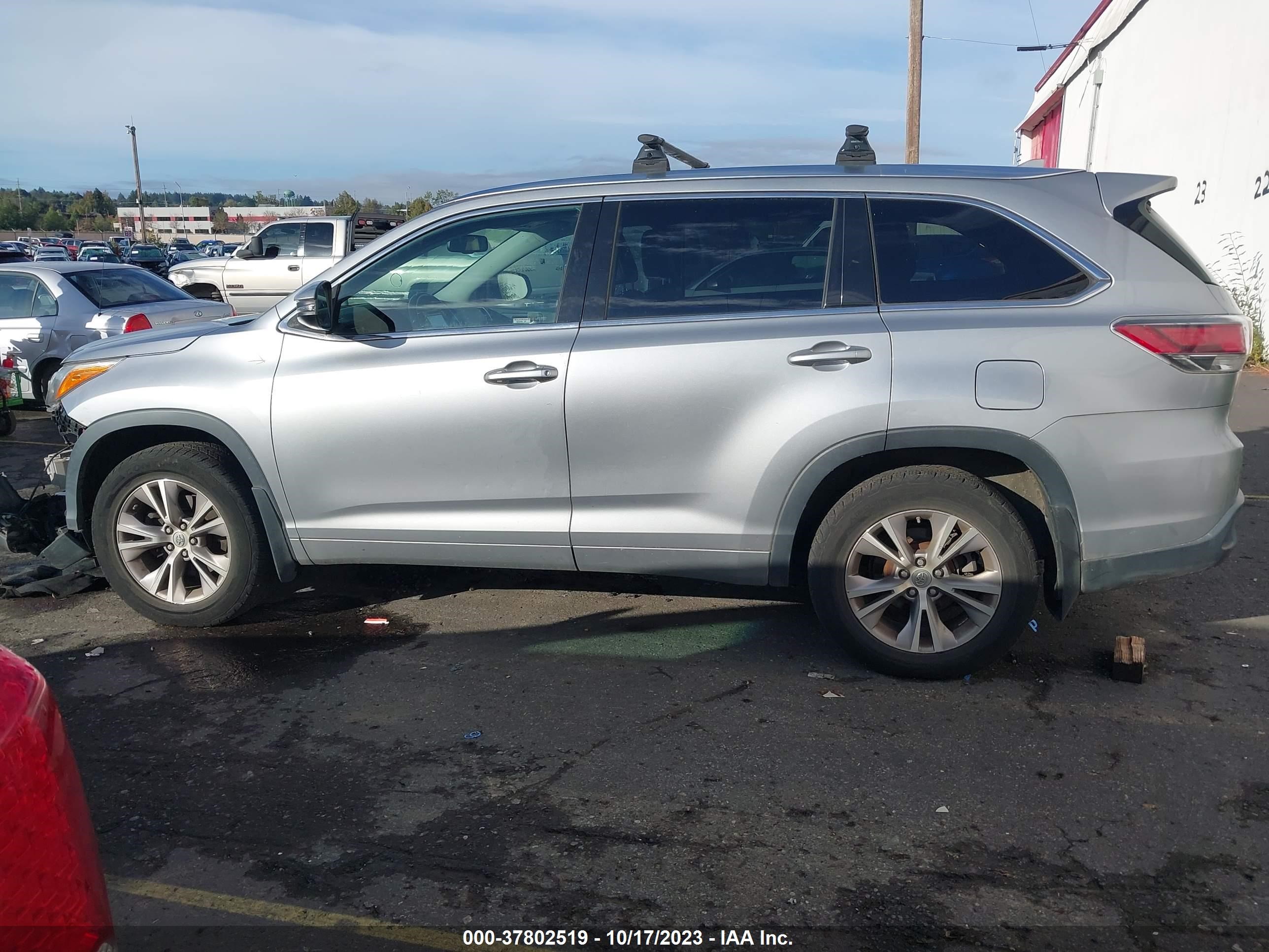 Photo 13 VIN: 5TDJKRFH9FS150467 - TOYOTA HIGHLANDER 