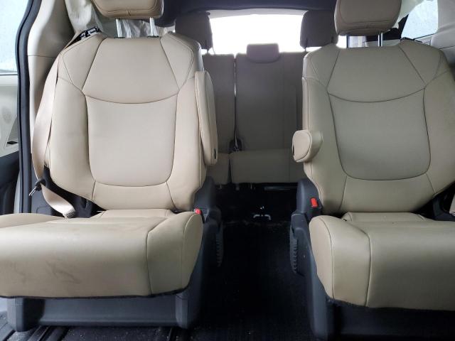 Photo 9 VIN: 5TDJRKEC0NS104078 - TOYOTA SIENNA XLE 