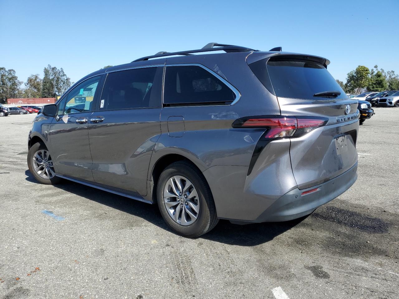 Photo 1 VIN: 5TDJRKEC0NS114528 - TOYOTA SIENNA 