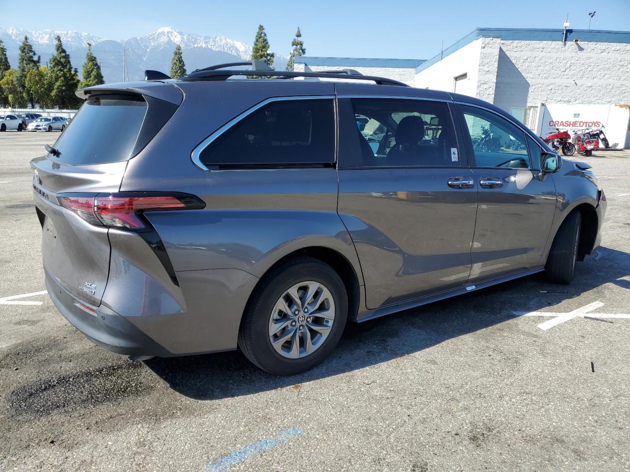 Photo 2 VIN: 5TDJRKEC0NS114528 - TOYOTA SIENNA 