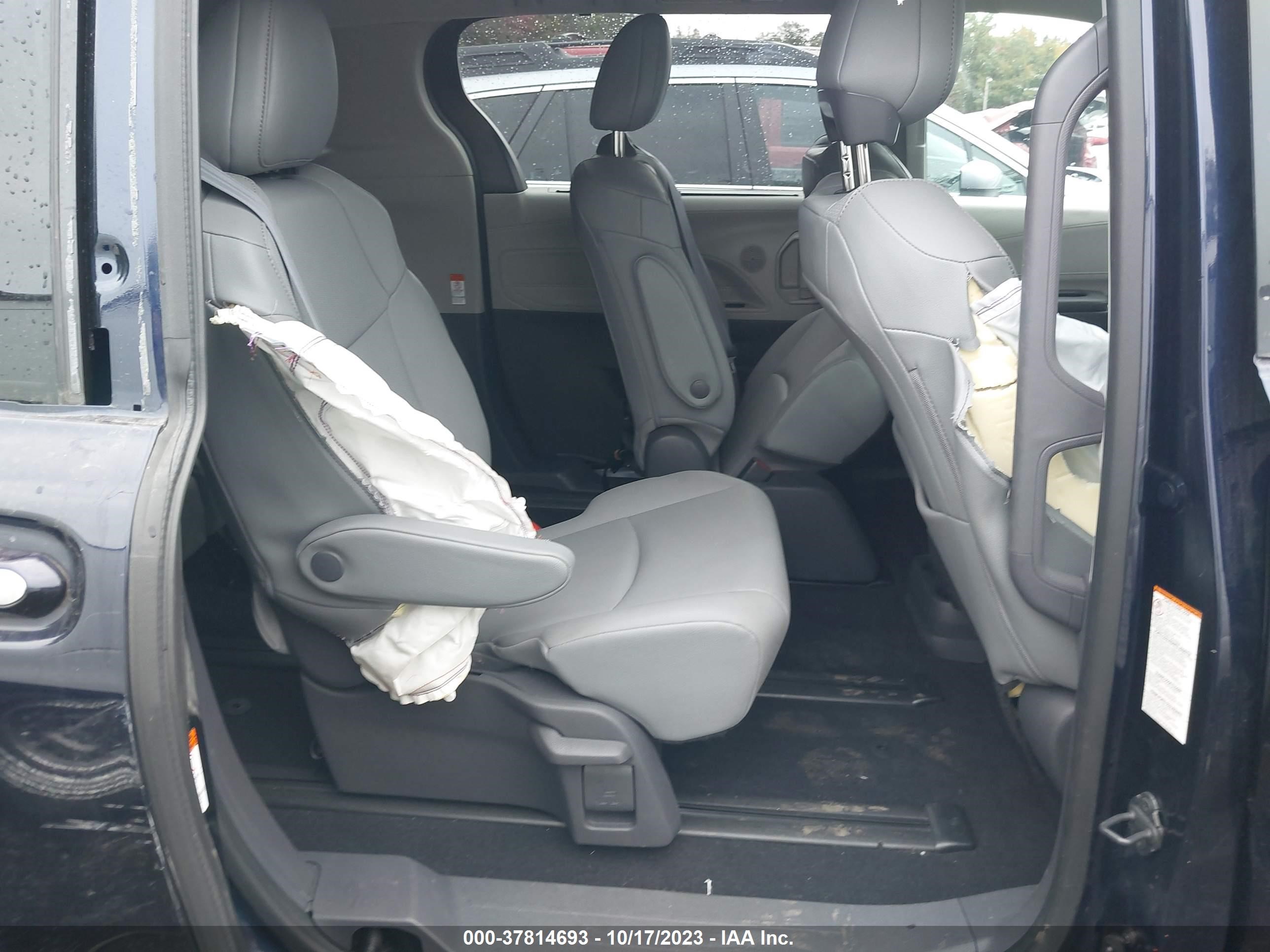 Photo 7 VIN: 5TDJRKEC1MS002514 - TOYOTA SIENNA 