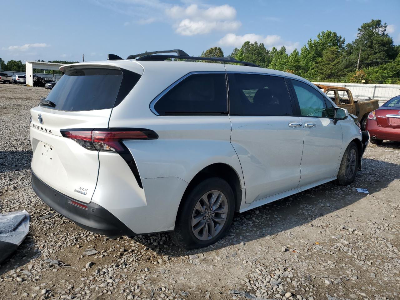 Photo 2 VIN: 5TDJRKEC1NS087064 - TOYOTA SIENNA XLE 