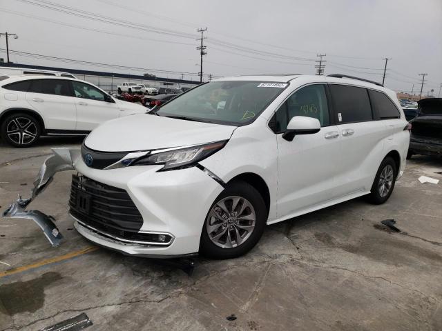 Photo 1 VIN: 5TDJRKEC1NS122167 - TOYOTA SIENNA XLE 