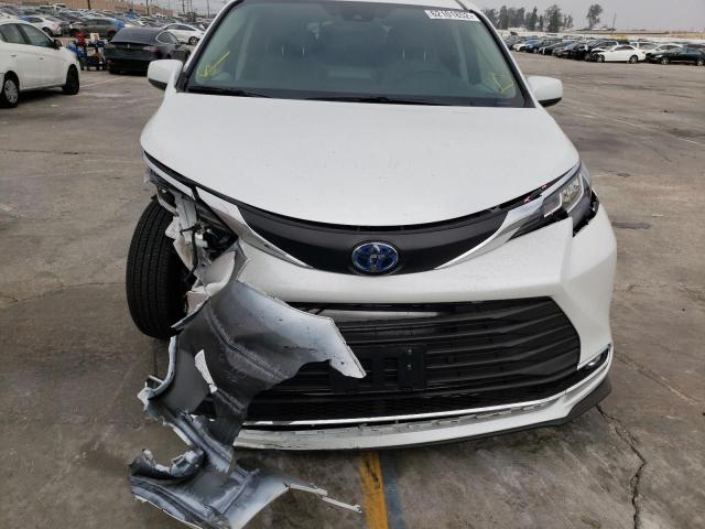 Photo 8 VIN: 5TDJRKEC1NS122167 - TOYOTA SIENNA XLE 