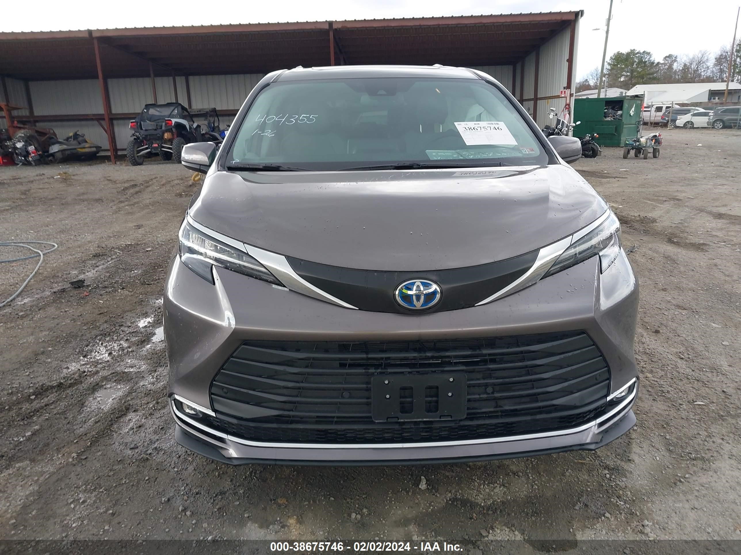 Photo 11 VIN: 5TDJRKEC1RS183637 - TOYOTA SIENNA 