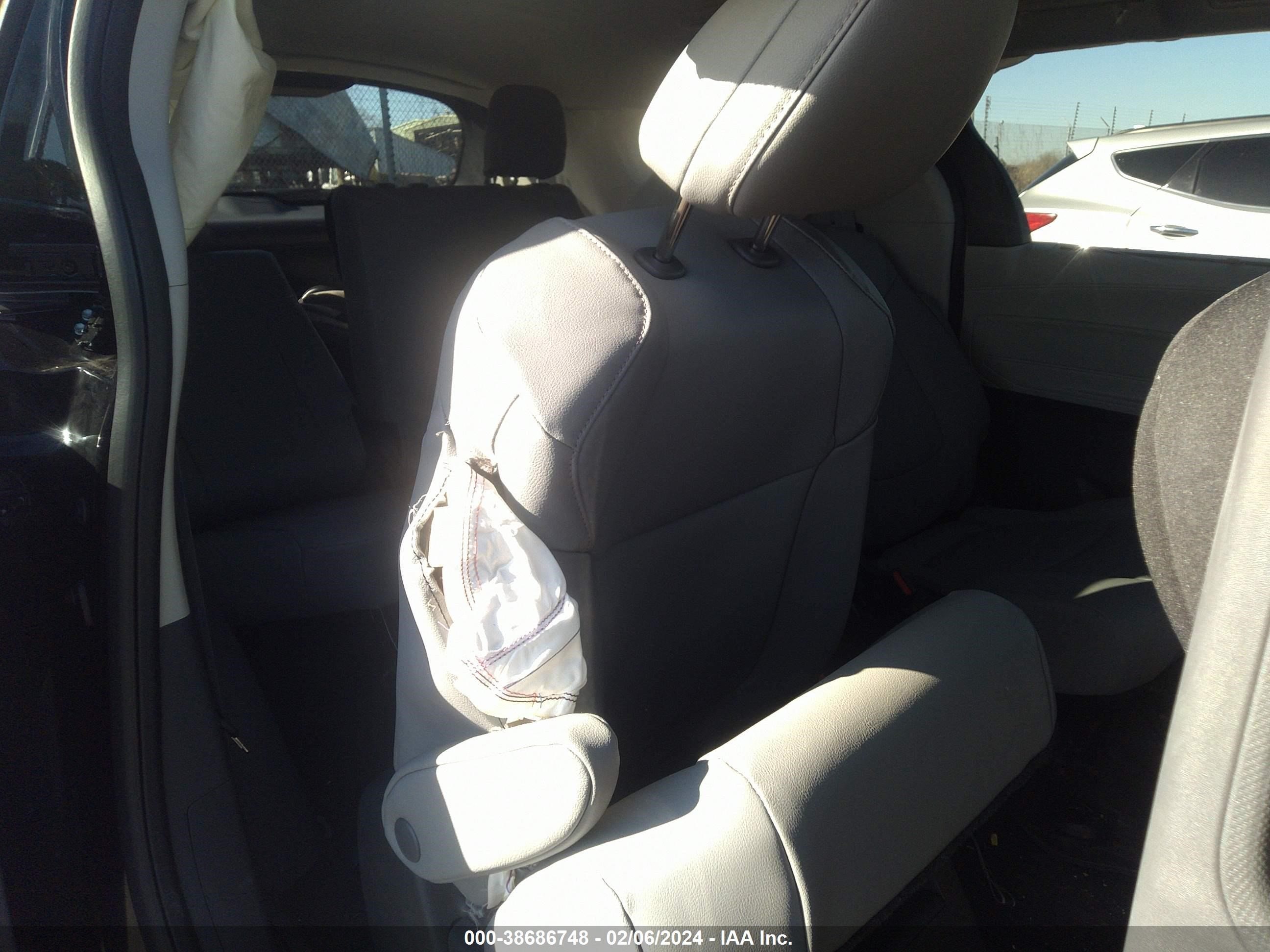 Photo 7 VIN: 5TDJRKEC1RS184674 - TOYOTA SIENNA 