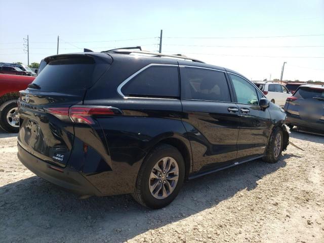 Photo 2 VIN: 5TDJRKEC2MS001985 - TOYOTA SIENNA XLE 