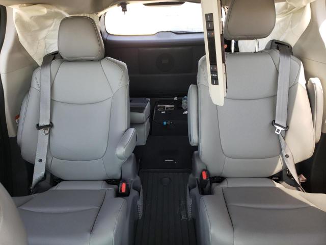 Photo 9 VIN: 5TDJRKEC2MS001985 - TOYOTA SIENNA XLE 