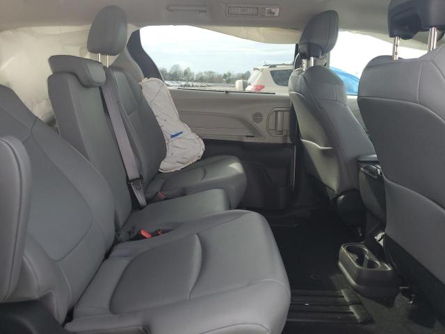 Photo 10 VIN: 5TDJRKEC2NS084870 - TOYOTA SIENNA XLE 