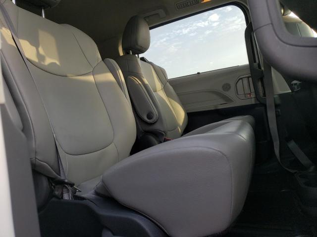 Photo 10 VIN: 5TDJRKEC2NS100923 - TOYOTA SIENNA XLE 