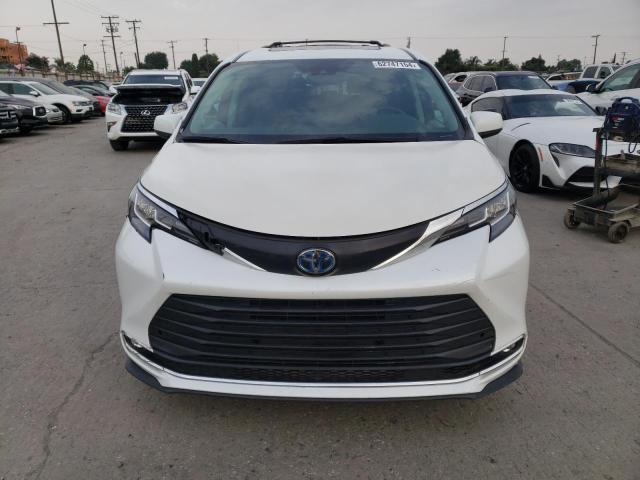 Photo 4 VIN: 5TDJRKEC2NS100923 - TOYOTA SIENNA XLE 