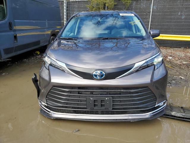 Photo 4 VIN: 5TDJRKEC2RS189902 - TOYOTA SIENNA XLE 