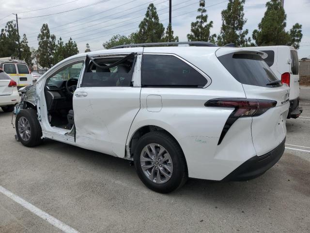 Photo 1 VIN: 5TDJRKEC2RS211218 - TOYOTA SIENNA XLE 