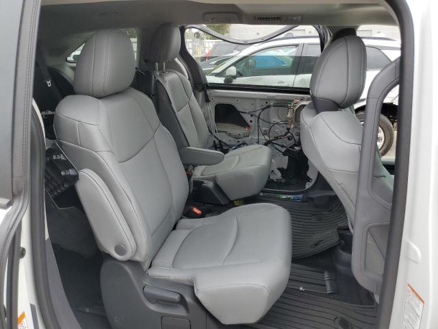 Photo 10 VIN: 5TDJRKEC2RS211218 - TOYOTA SIENNA XLE 