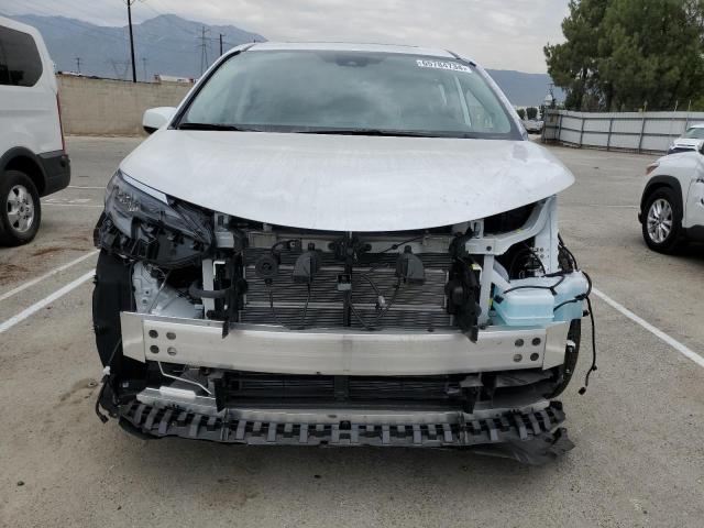 Photo 4 VIN: 5TDJRKEC2RS211218 - TOYOTA SIENNA XLE 