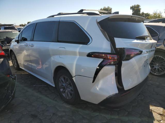 Photo 1 VIN: 5TDJRKEC3MS011344 - TOYOTA SIENNA XLE 