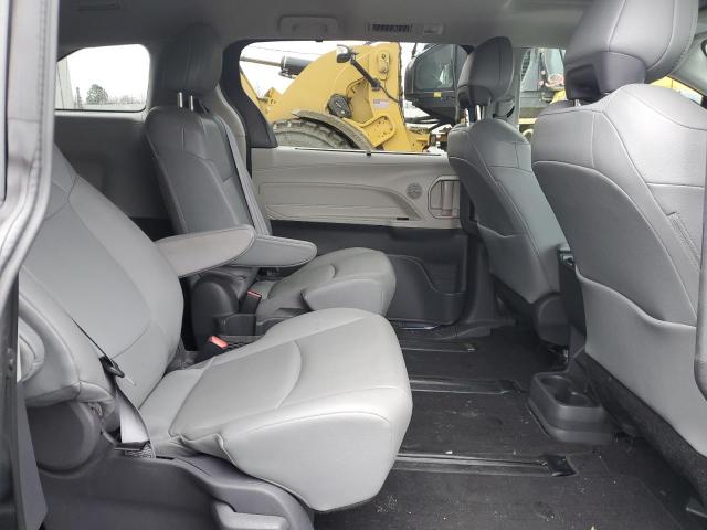 Photo 10 VIN: 5TDJRKEC3MS016866 - TOYOTA SIENNA XLE 