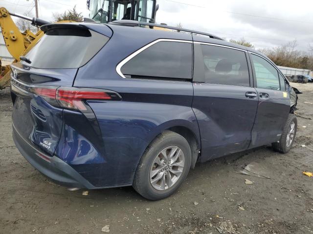 Photo 2 VIN: 5TDJRKEC3MS016866 - TOYOTA SIENNA XLE 