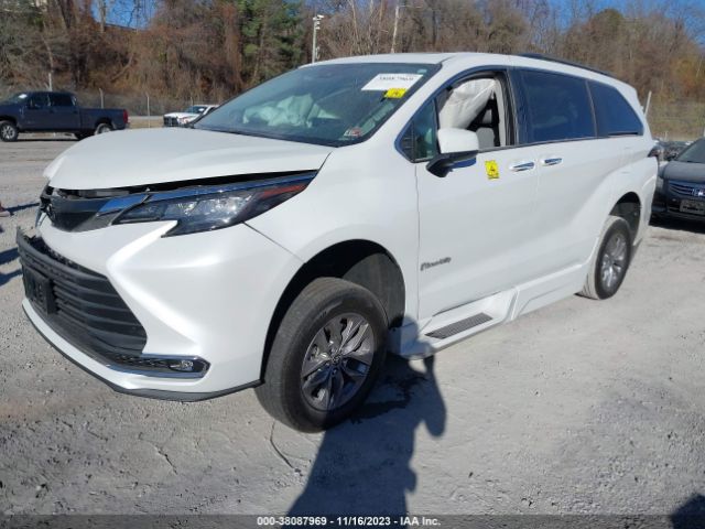 Photo 1 VIN: 5TDJRKEC3NS098714 - TOYOTA SIENNA 