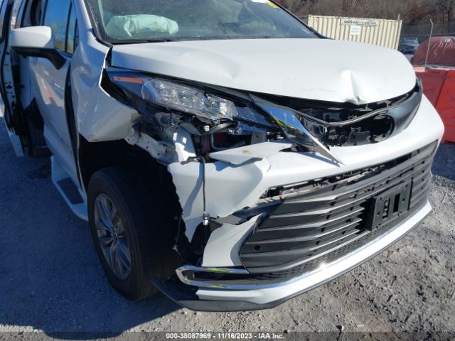 Photo 5 VIN: 5TDJRKEC3NS098714 - TOYOTA SIENNA 