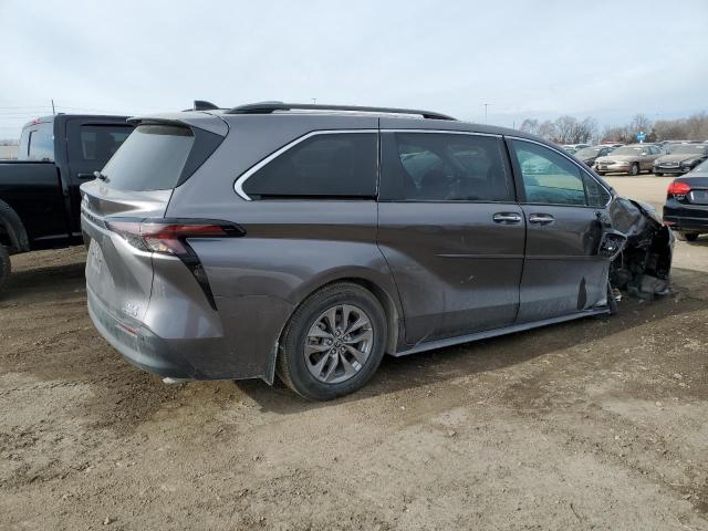 Photo 2 VIN: 5TDJRKEC3PS145811 - TOYOTA SIENNA XLE 