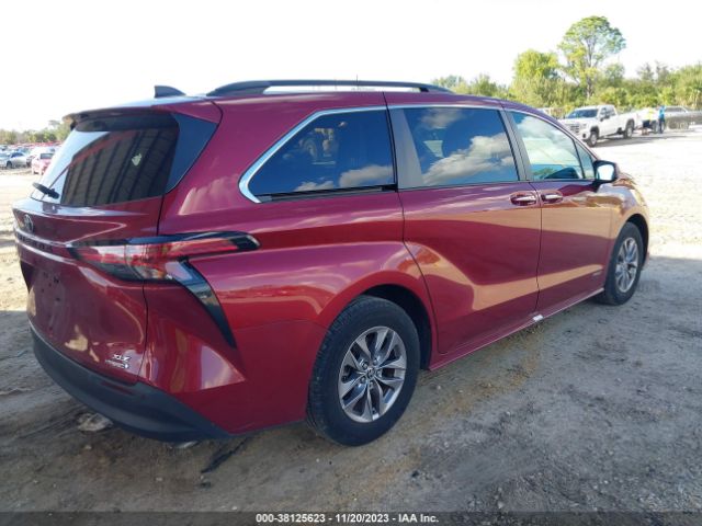 Photo 3 VIN: 5TDJRKEC4MS025155 - TOYOTA SIENNA 