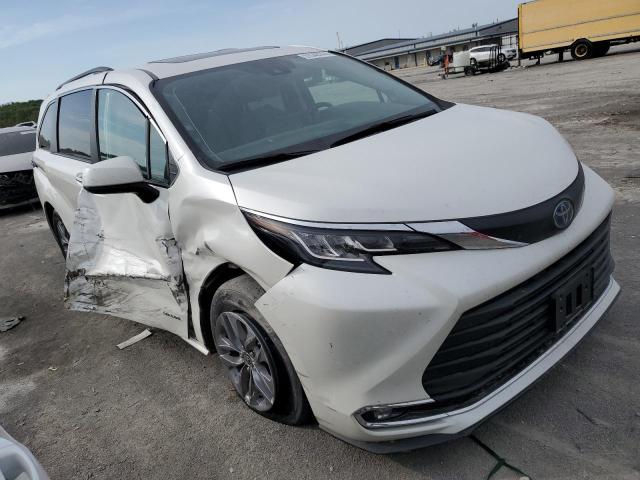 Photo 3 VIN: 5TDJRKEC4MS053537 - TOYOTA SIENNA XLE 