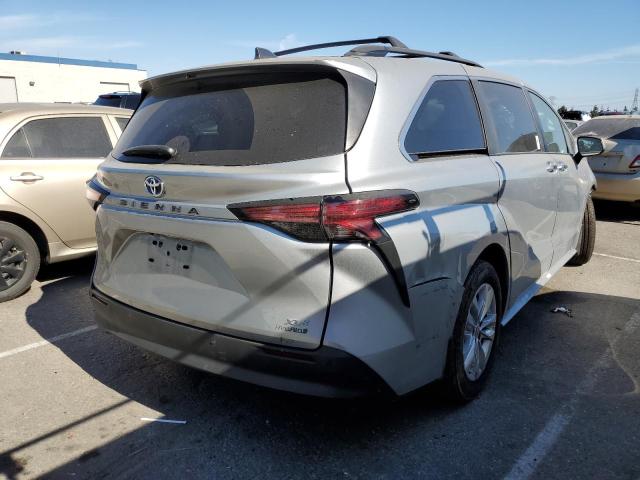 Photo 2 VIN: 5TDJRKEC4NS087334 - TOYOTA SIENNA XLE 