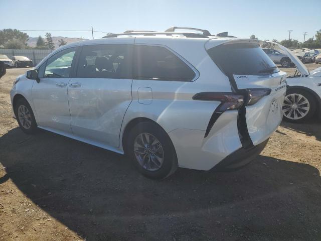 Photo 1 VIN: 5TDJRKEC4PS138284 - TOYOTA SIENNA XLE 