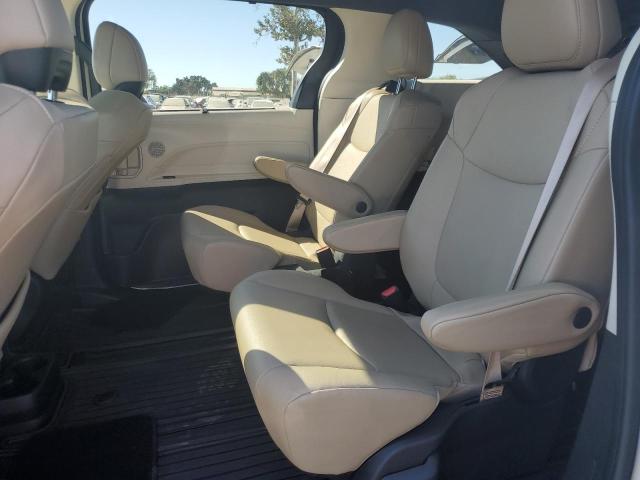 Photo 10 VIN: 5TDJRKEC4PS138284 - TOYOTA SIENNA XLE 