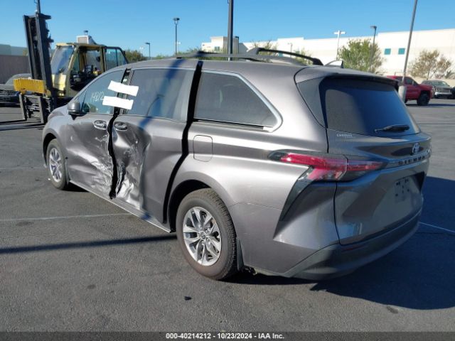 Photo 2 VIN: 5TDJRKEC5MS032616 - TOYOTA SIENNA 